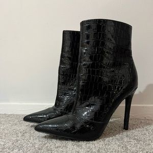 Black booties forever 21